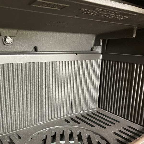 Binnenwerk, vlamplaat, lamellen en stookrooster van een Dovre 425GM