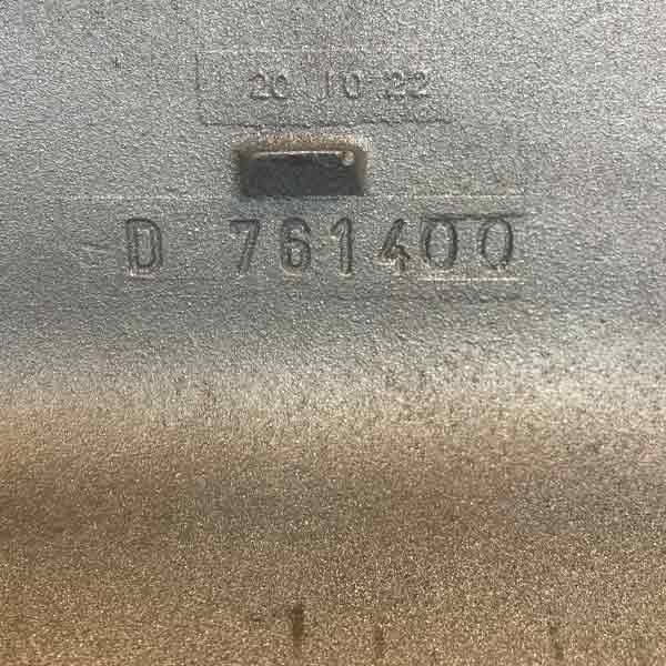 Vlamplaat Dovre 250 van gietijzer met het ingeslagen nummer D 761400
