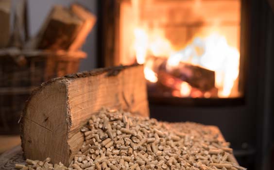 Haardhout en pellets met 10 procent korting
