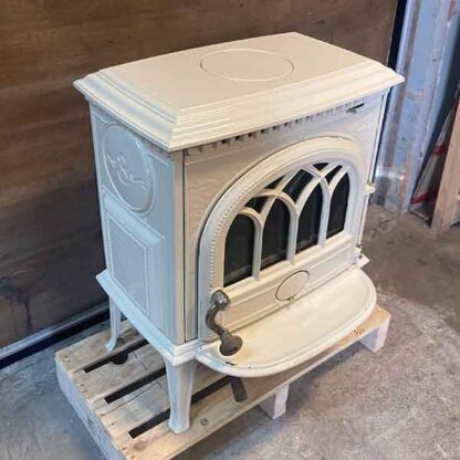 Bovenzicht van de wit geëmailleerde Jotul F3 met Clean burn systeem