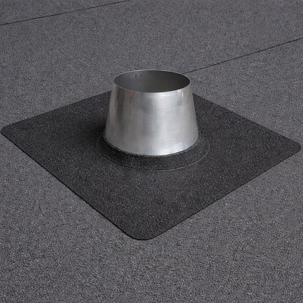 Dakplaat 150-200mm dubbelwandige dakdoorvoer voor plat dak. Plakplaat onder dakleer geplakt.